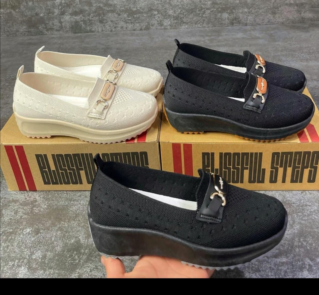 جزمه كوتش حريمي طبي