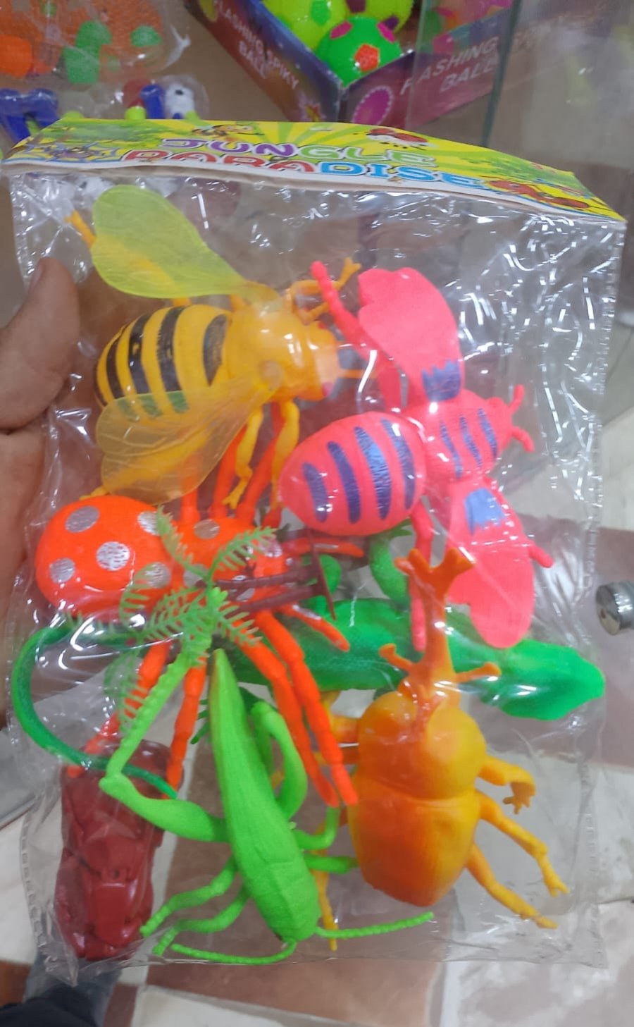 ألعاب  بلاستيك (حشرات)